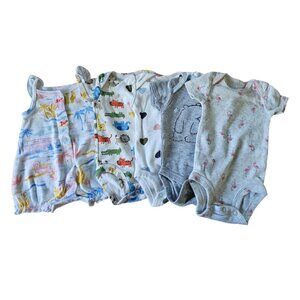 Lot of 4 Newborn Onesies + 1 Romper – Gerber & Carter’s Baby Basics